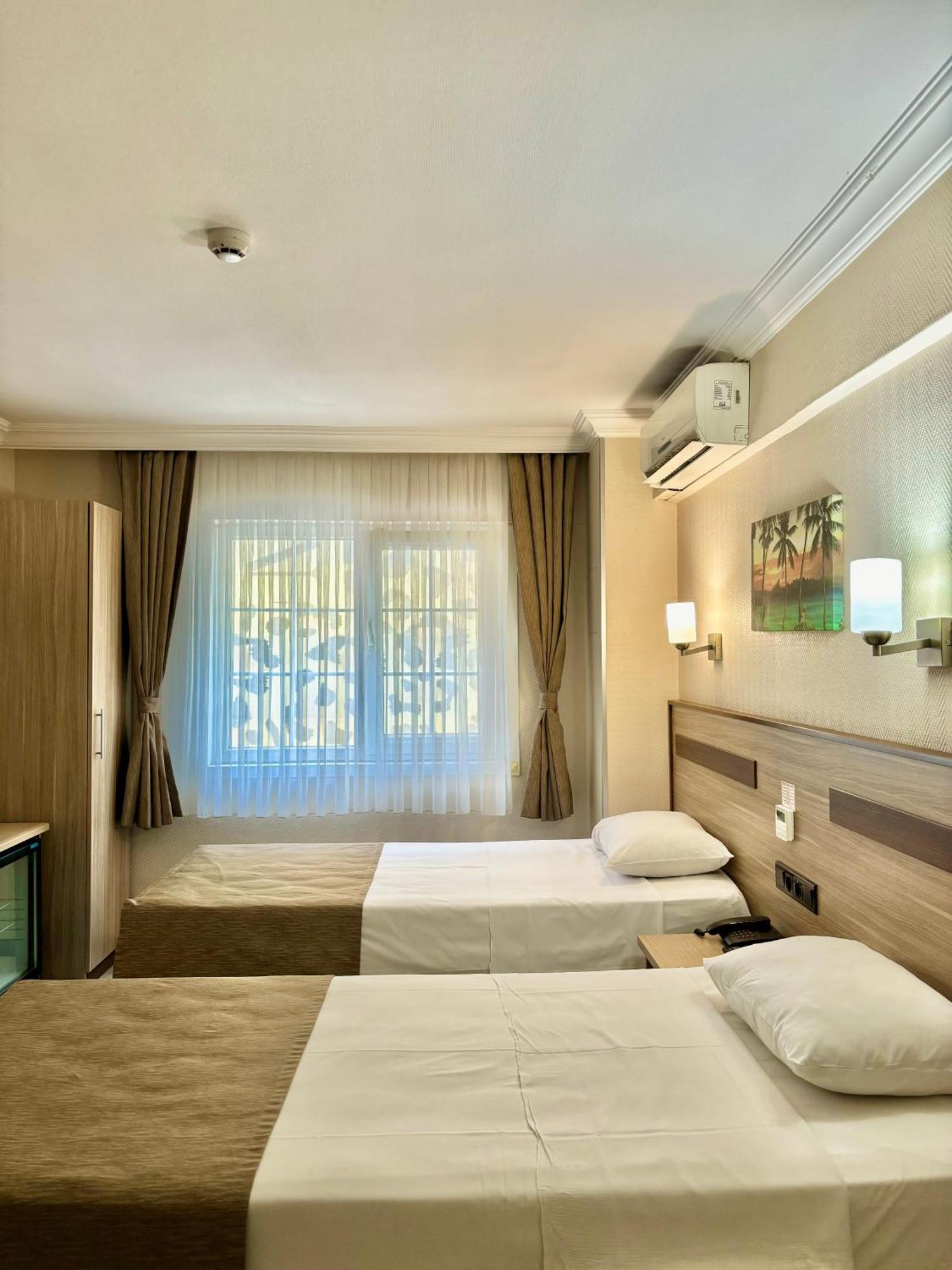 Gold Hotel Istanbul Bagian luar foto