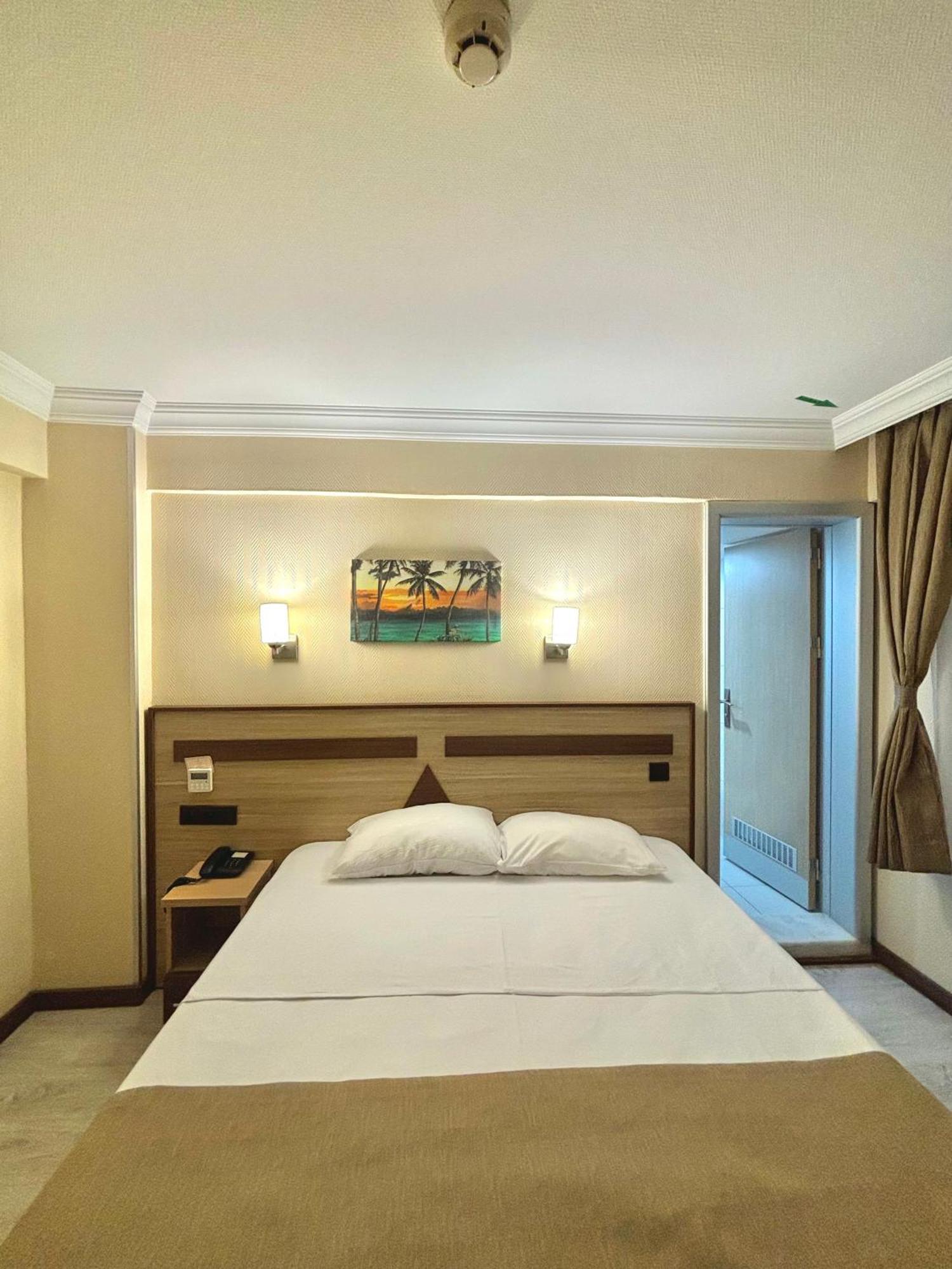 Gold Hotel Istanbul Bagian luar foto